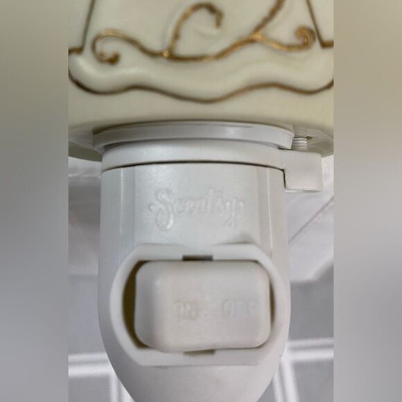 Scentsy Heavenly Plug In Warmer Cream & Gold Angels Christmas Collection Retired - Picture 7 of 10